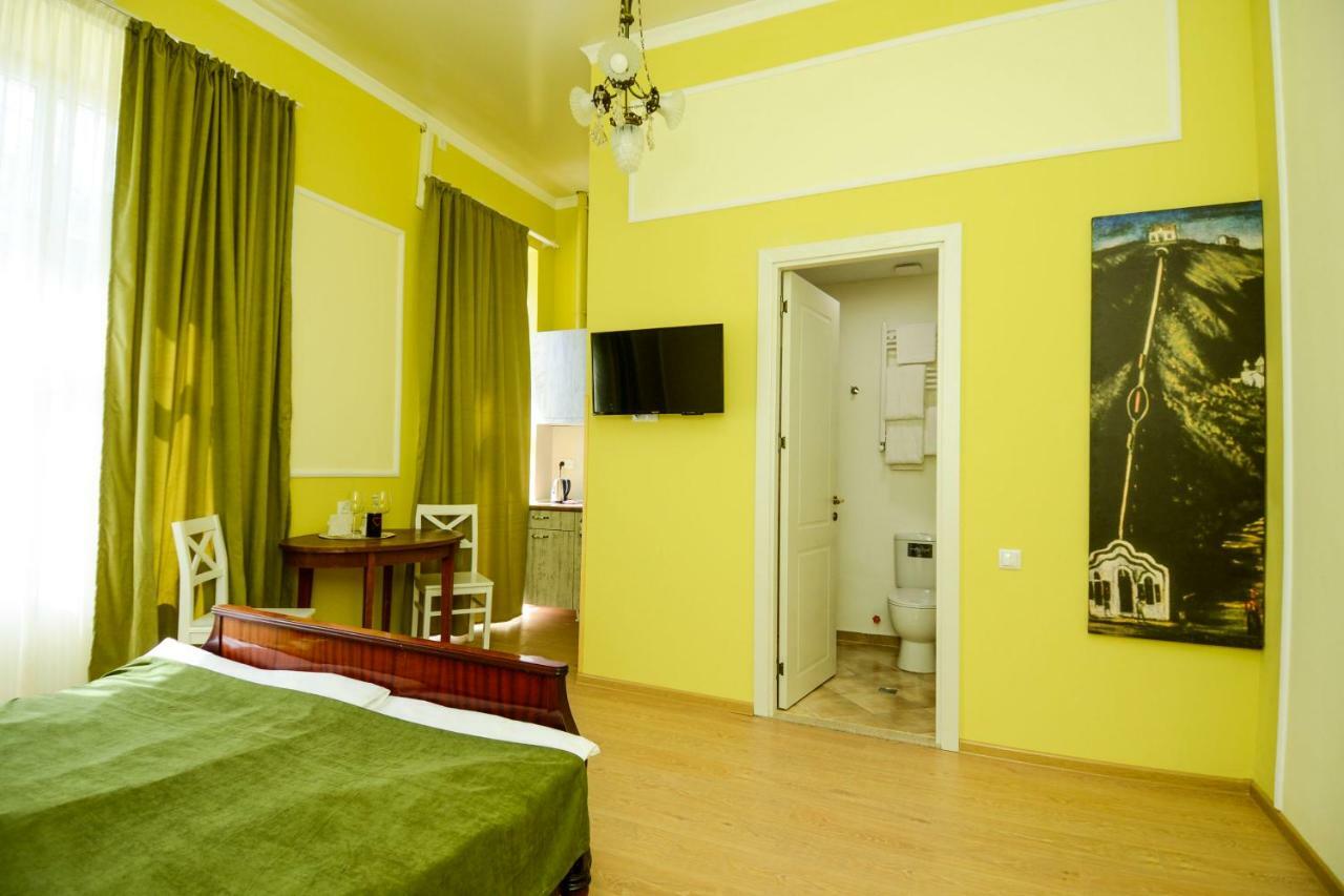 Iveria Aparthotel Tbilisi Esterno foto